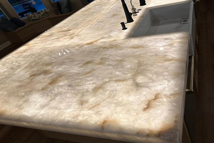 Cristallo Quartzite Kitchen Counterops