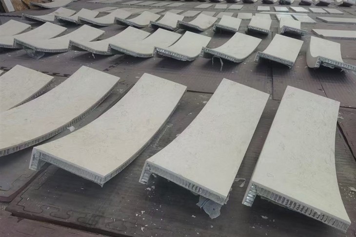 Crema Luna Limestone Composite Aluminum Honeycomb Panel