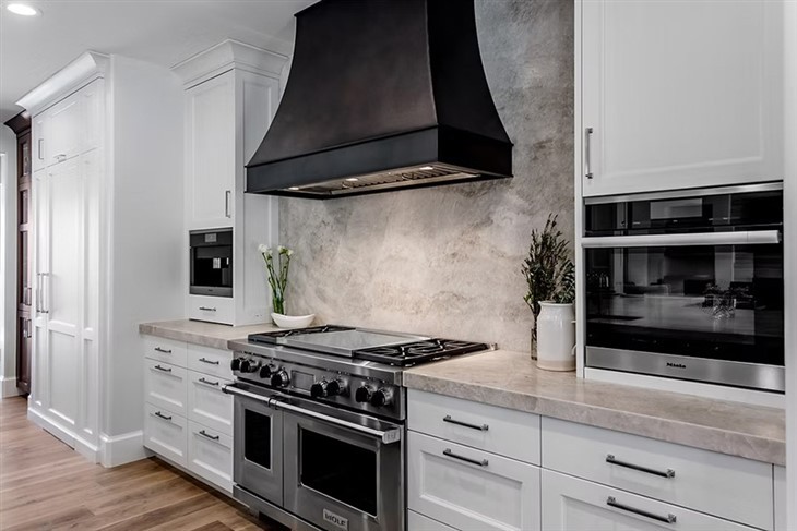 Naica Quartzite Kitchen